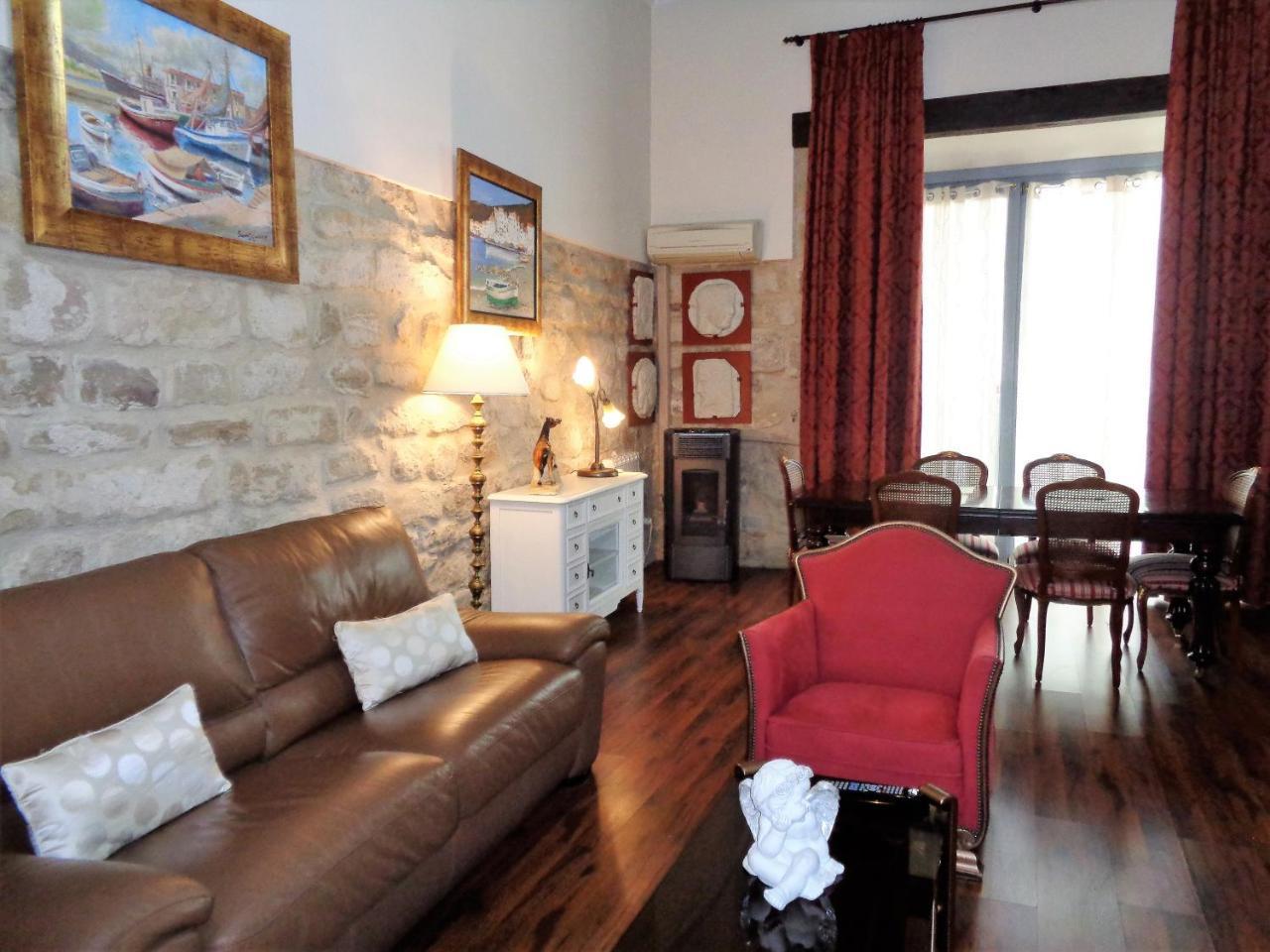 Luz Del Renacimiento Ubeda Apartment Luaran gambar